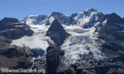 Blüemlisalpgletscher und Blüemlisalp-Massiv. Foto vom 21. August 2023.