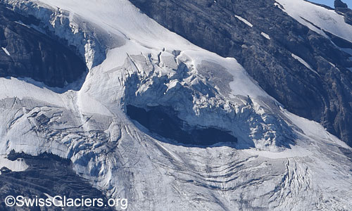 Abbruch im mitteren Teil des Doldenhorngletschers. Foto vom 21. August 2023.