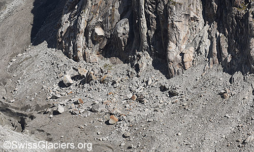 Felsblöcke auf Toteis am 19.9.2022