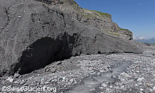 Der Gletscherbach setzt seine Arbeit fort. Stand 18.7.2024