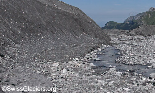 Abgerutschtes Moränenmaterial. Stand 18.7.2024