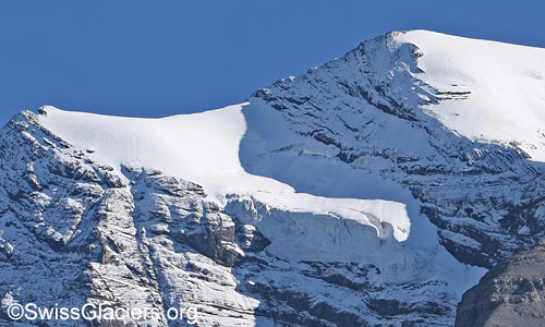 Hängegletscher Morgenhorn, fotografiert aus der Region Steineberg (Kiental). Foto vom 31. August 2025.