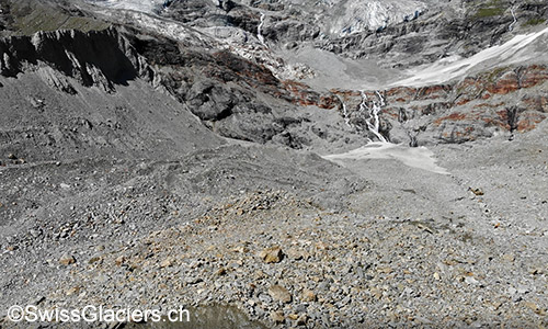 Eisfläche hinter der Eisfront des Hohlichtgletschers am 22.7.2019.