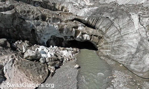 Detailed view of the gate in the eastern collapse structure in the Oberaar Glacier from the east on 5. August 2024.