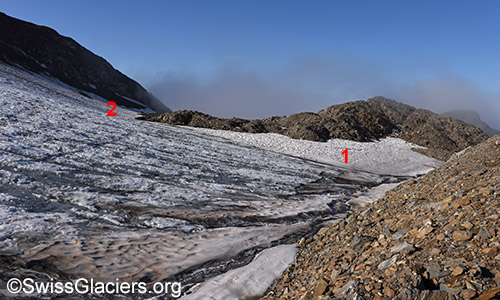 Der kleine mittlere Arm (1) des Rappegletschers.