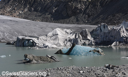 Blick auf einen Teil der Abdeckungen von der Seeseite am 7.7.2023.