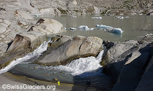 Abfluss Rhonegletscher am 8.7.2022.