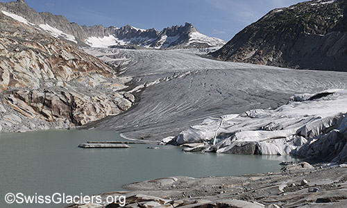 Abgeflachte Gletscherzunge des Rhonegletschers am 10.7.2020.