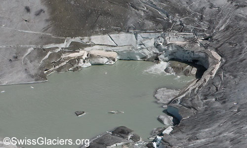 Rhonegletscher: Reste des Einsturztrichters am 29.7.2024.