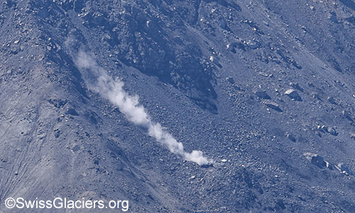 Um die Mittagszeit lösten sich im selben Sektor zwei Steinschläge. Foto vom 8.8.2022.