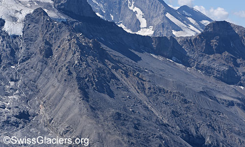 Rutschungsgebiet Spitze Stei oberhalb von Kandersteg im Überblick. Foto vom 21. August 2023.
