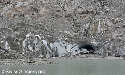 Tunnel im Toteis am 9. August 2023.