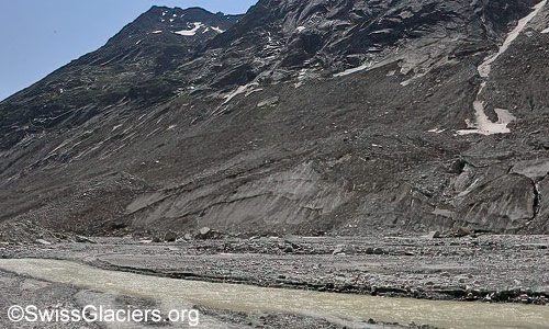 Cliffs im südlichen Teil des Unteraargletschers am 25. Juli 2024
