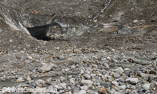 Eisbogen am Unteraargletschers am 24. Juni 2023.