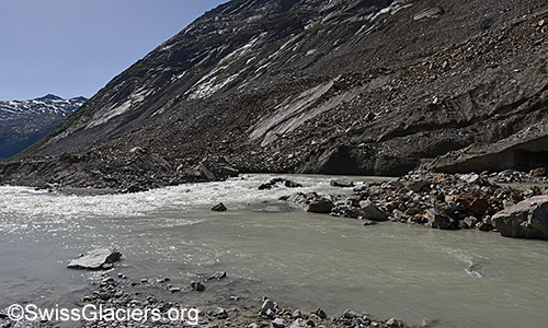 Südliches Gletschertor 1 des Unteraargletschers am 11. Juni 2022