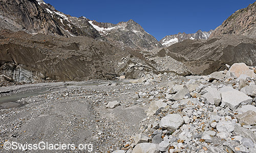 Südliches Gletschertor 2 des Unteraargletschers am 11. Juni 2022