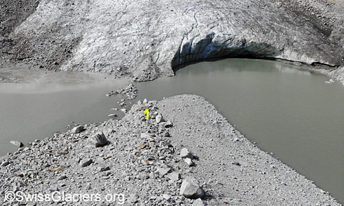 Übergang vom westlichen (rechts) zum mittleren Gletschersee (links) am 5. August 2025.