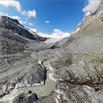 Schwarzberggletscher mit Vorfeld und Gletscherbach (Luftaufnahme)