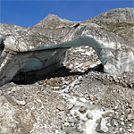 Unteraargletscher: Eisbogen und Triftbach