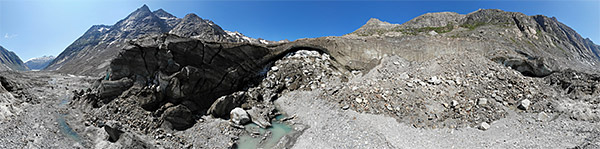 Einsturztrichter im Unteraargletscher am 10.7.2019