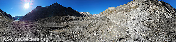 Eisblock vor dem Unteraargletscher von Osten (Luftaufnahme).
