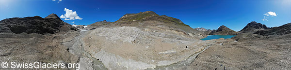 Griesgletscher: Gletschervorfeld und Gletscherbach am 11. August 2023