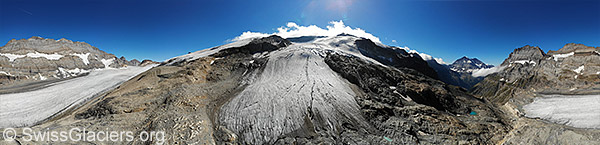 Zunge des Gletschers, welcher auf der nördlichen Seite des Birgsattels liegt (Luftaufnahme).