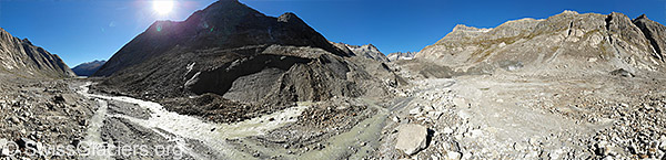Schmelzwasserabfluss am Unteraargletscher (Luftaufnahme).