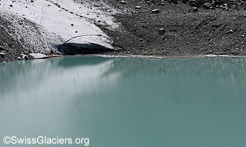 Gletschersee in den Walliser Alpen, welcher seit ca. 1995 entstanden ist. Foto vom September 2015.